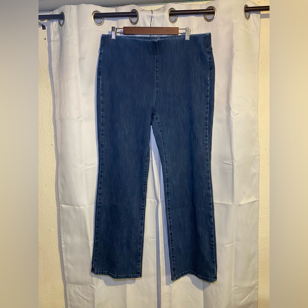 SOFT SURROUNDINGS Ultimate Denim Pull-On Bootcut Jeans Style 2CW18 XL